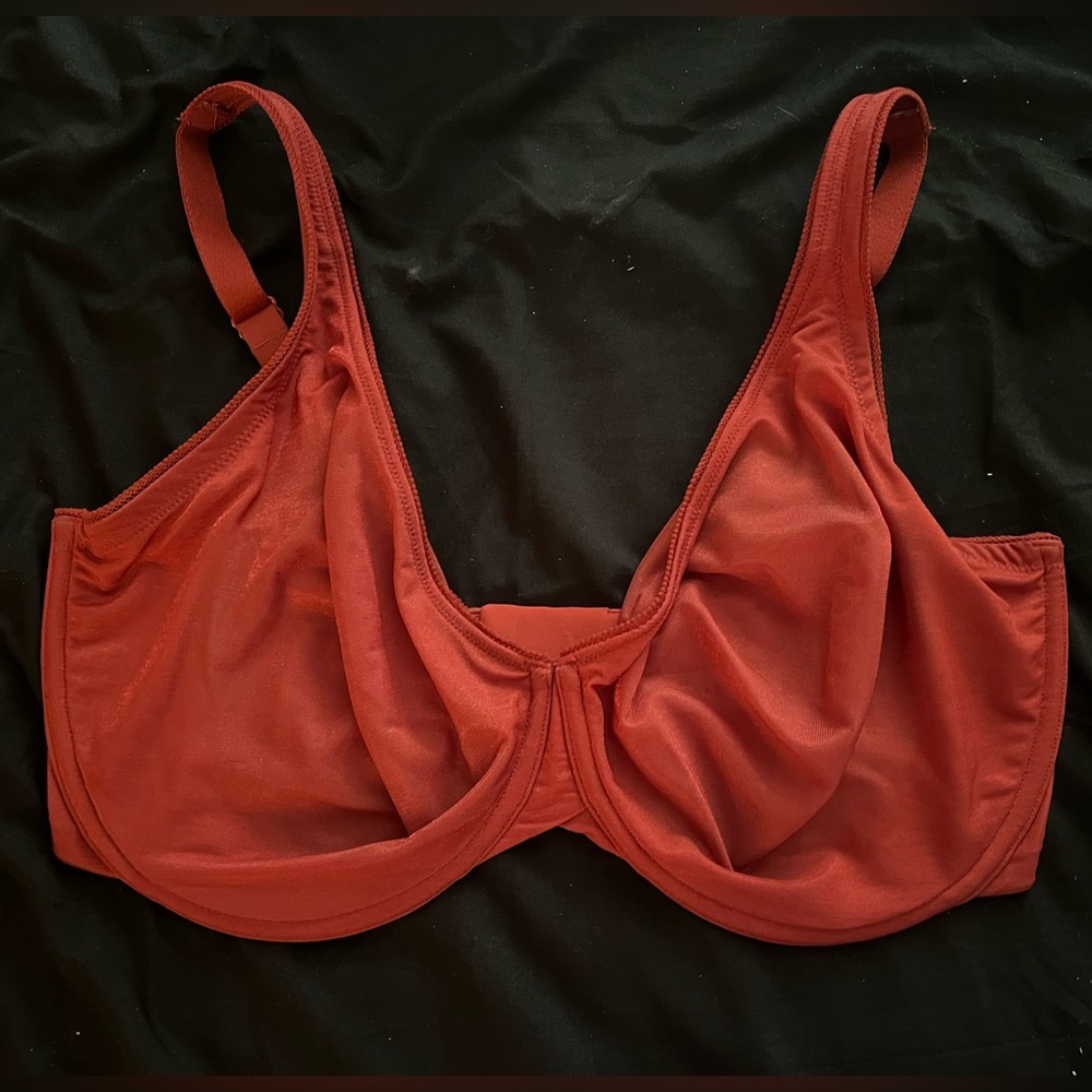 38i Low-Key Shimmer Unlined Plunge Bra REVEAL